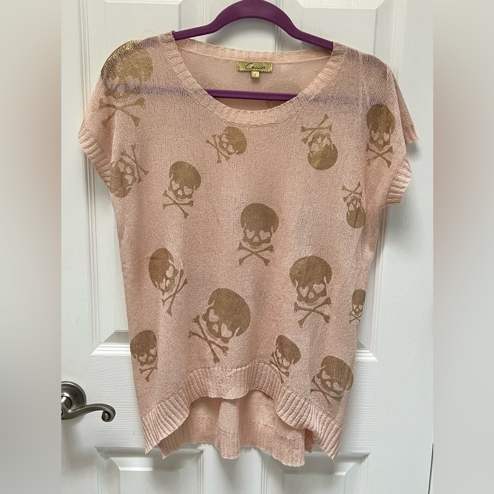 Pink with Gold Skulls Short-Sleeve Sweater Blouse Punk Halloween Size Small NWOT